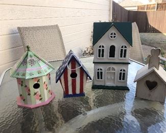 What fun these bird houses are great for inside a garden area or would be nice outside as well