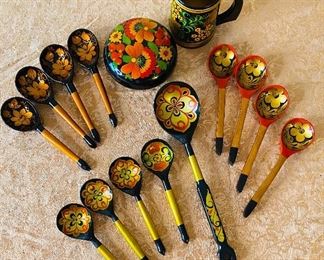 Vintage Russian Khokhloma 14-piece Wooden Spoin, Bowl & Cup Set