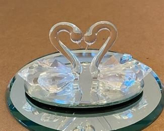 Crystal Zoo Figurine - Beautiful Swan Couple