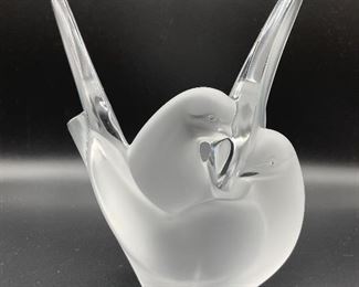 LALIQUE Frosted & Clear Crystal Sylvie Vase  with 2 Doves 