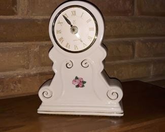 Porcelain mantle clock