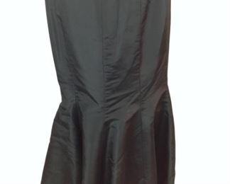 Lot	54	Oscar De La Renta for Bergdorf Goodman Long Skirt	Oscar De La Renta for Bergdorf Goodman Formal Black Long Skirt Dramatic Styling No Sizing - looks like a size small ( measures approx. women's 8 )
