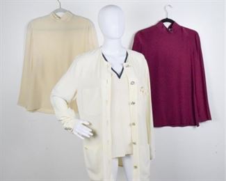 Lot	58	4 Valentino Boutique Selection Jacket / Blouse	Valentino Boutique - Cream Silk 6 Rhinestone Button Closures Four pocket front - sewn hankie Size 10 Condition - stained front Valentino Boutique - cream pullover blouse zipper back - zippered cuffs Size 10 Valentino Boutique - merlot pullover blouse zipper back - zippered cuffs SIZE 10 Valentino Boutique - cream /navy trimmed pullover Silk top - Condition - some spots in front SIZE - not listed but from same collection of size 10)
