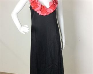 Lot	83	Vintage Sleeveless Gown	Vintage Black Sleeveless Long Red & Pink Material Flowers Encircle the Collar **** NO SIZING *** all labels removed from dress measures approximately top to bottom 58 inches

