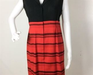 Lot	88	Vintage Fontana Italy Sleeveless Dress	Vintage Fontana Italy Collared Sleeveless Dress Zipper Front - Black and Red Dress Two Button Belted Back **** NO SIZING **** Dress measures - approximately 40" long & 20" across bust
