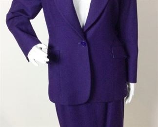 Lot	151	Gianfranco Ferre - Bergdorf Goodman Skirt Suit	Gianfranco Ferre - Bergdorf Goodman Wool Royal Purple Skirt Suit Pencil Skirt back zipper closure Jacket Two pocket One button Front
