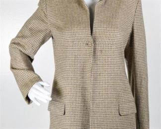 Lot	187	Davide Cenci Cashmere Hound's Tooth Jacket	Italian Designer Davide Cenci Cashmere Hound's Tooth Jacket Brown - Periwinkle - Camel Coloring in Pattern -Satin Lined Single Button Front Closure - Two Front Pockets ***NO SIZING *** ( measures approx. women's 8 )
