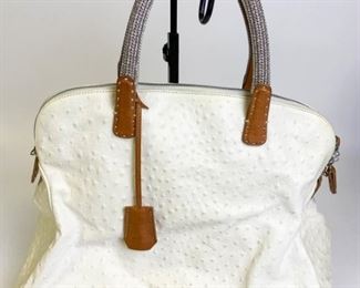 Lot	233	Gray Salvatore Ferragamo Quilted Purse - Brand New	From the Vara Soft Quilted Collection. Softly quilted design with signature bow. Foldover flap with magnetic snap. Goldtone hardware. One inside zip compartment. grosgrain lining. Woven chain crossbody strap, hidden push closure, excellent condition 9"l x 5.5" h x 3" w
