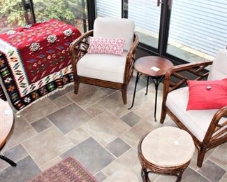 Lovely Florida Room type furniture.