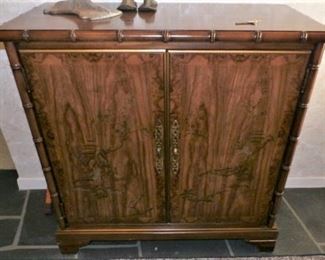 ORIENTAL 2 DOOR CHEST
