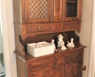 HEYWOOD-WAKEFIELD HUTCH