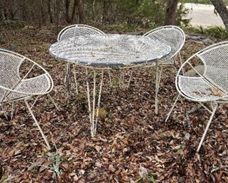Vintage hairpin leg patio table and chairs