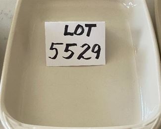 Lot 5529. $50.00 Longaberger 9" x 13" Large baking dish in the 'Woven Traditions' pattern.