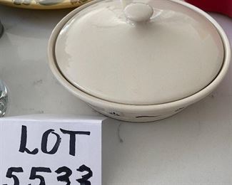 Lot 5533. $38.00 Longaberger Woven Traditions 8" round covered casserole.