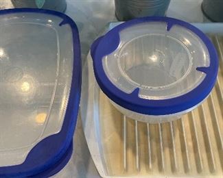 Lot 5566 $16.00. Lot of 5 items: Microwave Bacon Cooking Pan, Gravy Separator, Rubbermaid Oblong and Round Storage Containers and a Hand Grater