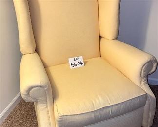 Lot 5604.$150.00 Hearthside Classics Recliner, in Yellow.