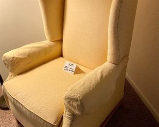 Lot 5604.$150.00 Hearthside Classics Recliner, in Yellow.