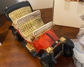 lot 5661. $25.00. Calamassi Red Wine in Jalopy Car Decanter!