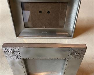 Lot 5686 $28.00 Picture Frame Lot 2: 1) 4"x 6" Photo Frame 2) 5"x7" Photo Frame 3) 6"x6" Photo Frame 4) 4" x 6" Photo Frame 5) 4" x 6" Black Photo Frame