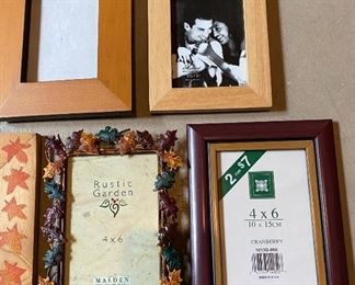 Lot 5688 $35.00 Picture Frame Lot 4 1) 3.5" x 5" Photo Frame 2) 4" x 6" Photo Frame with Leaf Edge 3) 4" x 6" Brown Wood Photo Frame 4) 3.5" x 5" Leaf Photo Frame 5) 3.5" x 5" Photo Frame 6) 4" x 6" Halloween Photo Frame 7) 4" x 6" Photo Frame