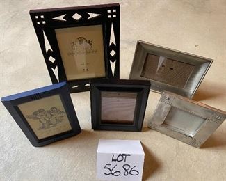 Lot 5686 $28.00 Picture Frame Lot 2: 1) 4"x 6" Photo Frame 2) 5"x7" Photo Frame 3) 6"x6" Photo Frame 4) 4" x 6" Photo Frame 5) 4" x 6" Black Photo Frame
