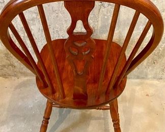Lot 5641. $30.00. Nice Oak Chair - Great Condition - Use as extra chair for company or Desk Chair.