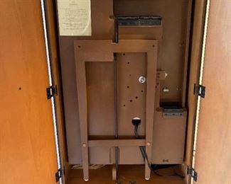 Vintage Singer Model 380 Space Saver Sewing Machine Cabinet