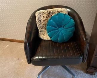 MCM CHROMCRAFT Vinyl Office Chair with Chrome Base