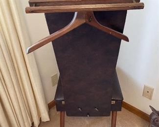 MCM Gentlemen's Valet by Nova