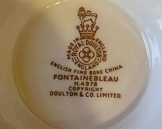 LARGE Set ROYAL DOULTON Fontainbleau China