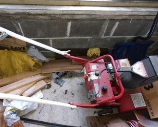 Basement/Garage   Snow Blower