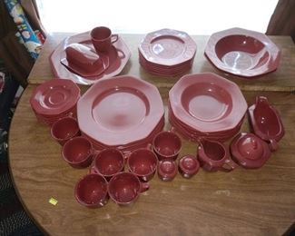 Dining Room:  Dish Set 