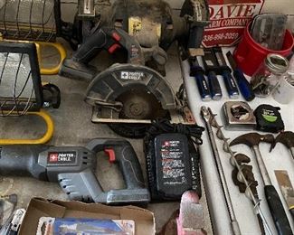 Bench Grinder / Hand Tools / Shop Vise