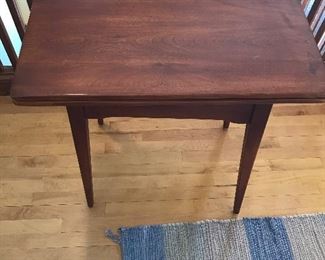 Vintage Cushman Colonial Creations Pivot Top Card Table No. 3-35. This is in lovely, original condition!!  This was created in 1933 from the highly sought after HT Cushman Company of Bennington, VT.
It measures 30”x15”x28”H when closed. 
I’m listing lots more so please follow me. Ask me any questions. 
I buy items too! Thank you!