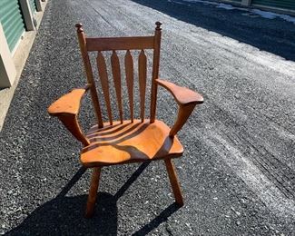 Love this original Cushman Colonial Creations chair. You will love it too! Call or text me at 518-944-0256 or email stephaniejd1@icloud.com. Thank You!