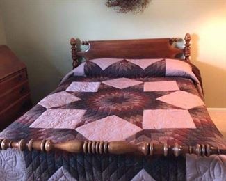 Cushman Colonial Creations double bed