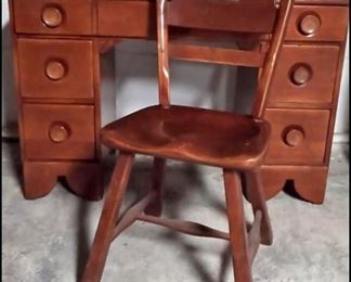 Very nice Cushman Colonial Creations early vintage desk and chair. In beautiful, original condition. Call/text Stephanie at 518-944-0256
