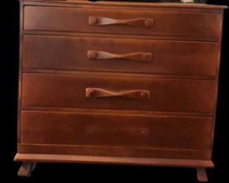 This is a very nice original condition Cushman Colonial Creations Woodstock 4 drawer dresser. The fourth handle is included. Call/text Stephanie at 518-944-0256