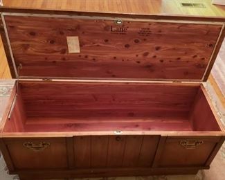 Lane cedar chest