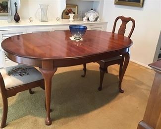 Pennsylvania house dining room table and 4 needlepoint chairs