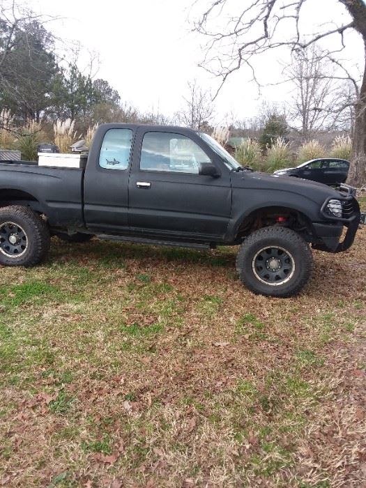 1997 Toyota Tacoma. 6 cylinder with wencj and cattle guard. 