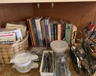 Cookbooks & kitchen gadgets 
