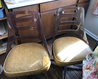 Set of 4 Lucite chairs