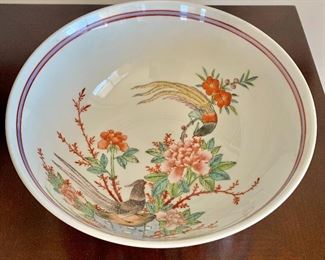$40  - Chinese export porcelain bowl - 4.5"H x 10.25"D