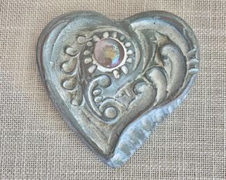 $15 - Isabel Bloom 2002 ceramic heart. 4"H x 3.75"W