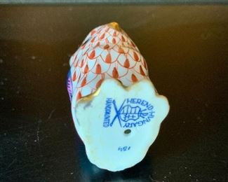 Detail; bottom view.