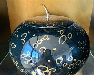 Detail; second view.