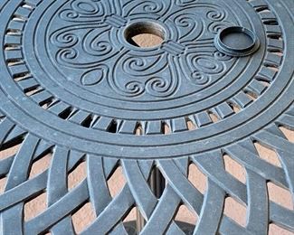 Detail - umbrella opening