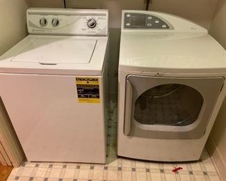004 Washer and Dryer Set