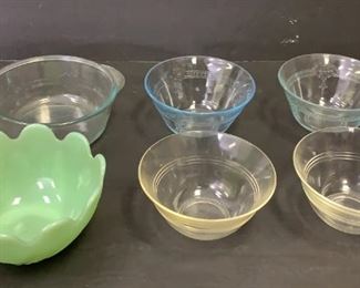 jade and small bowls